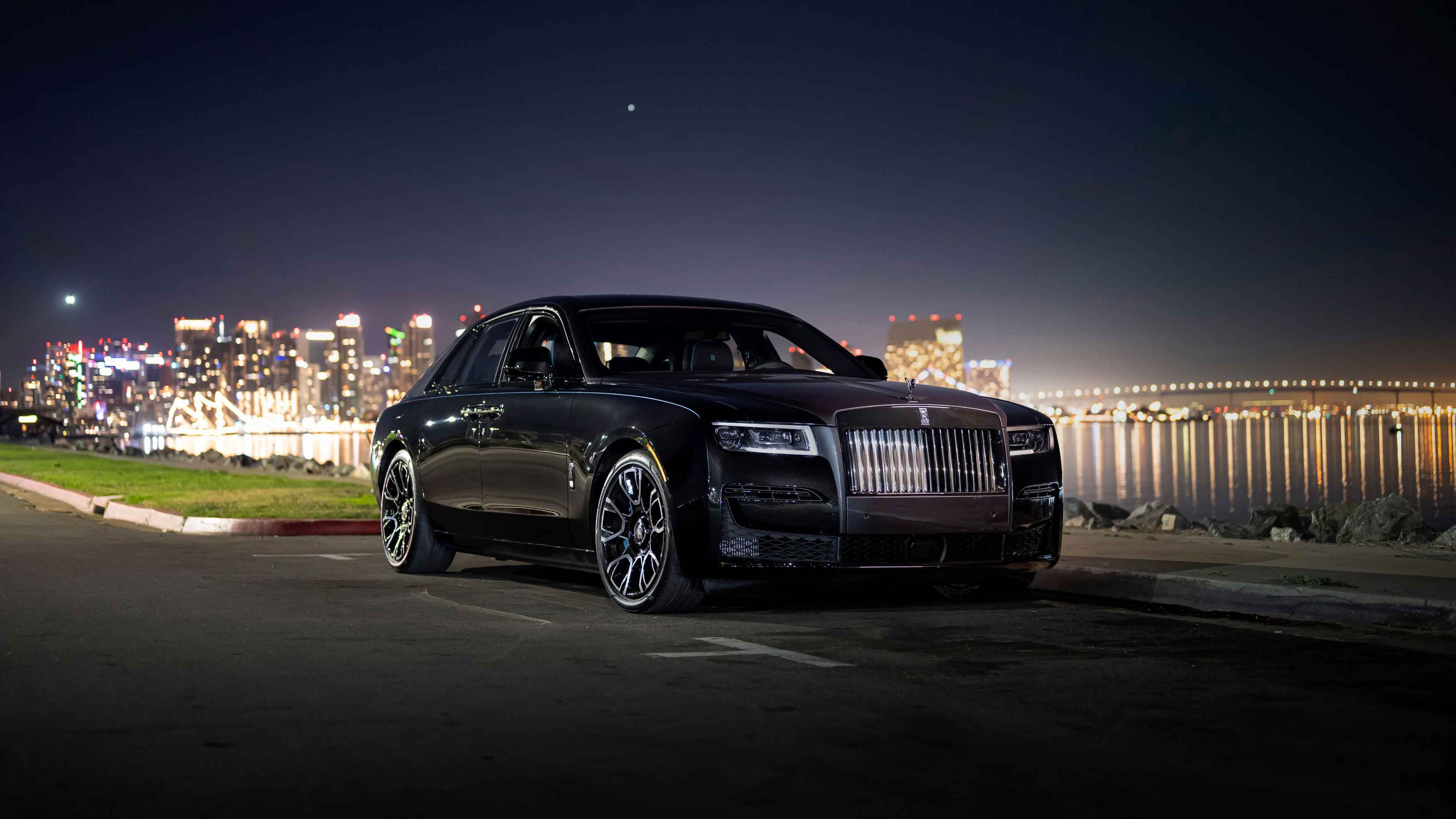 Black Rolls Royce Rental in Dubai